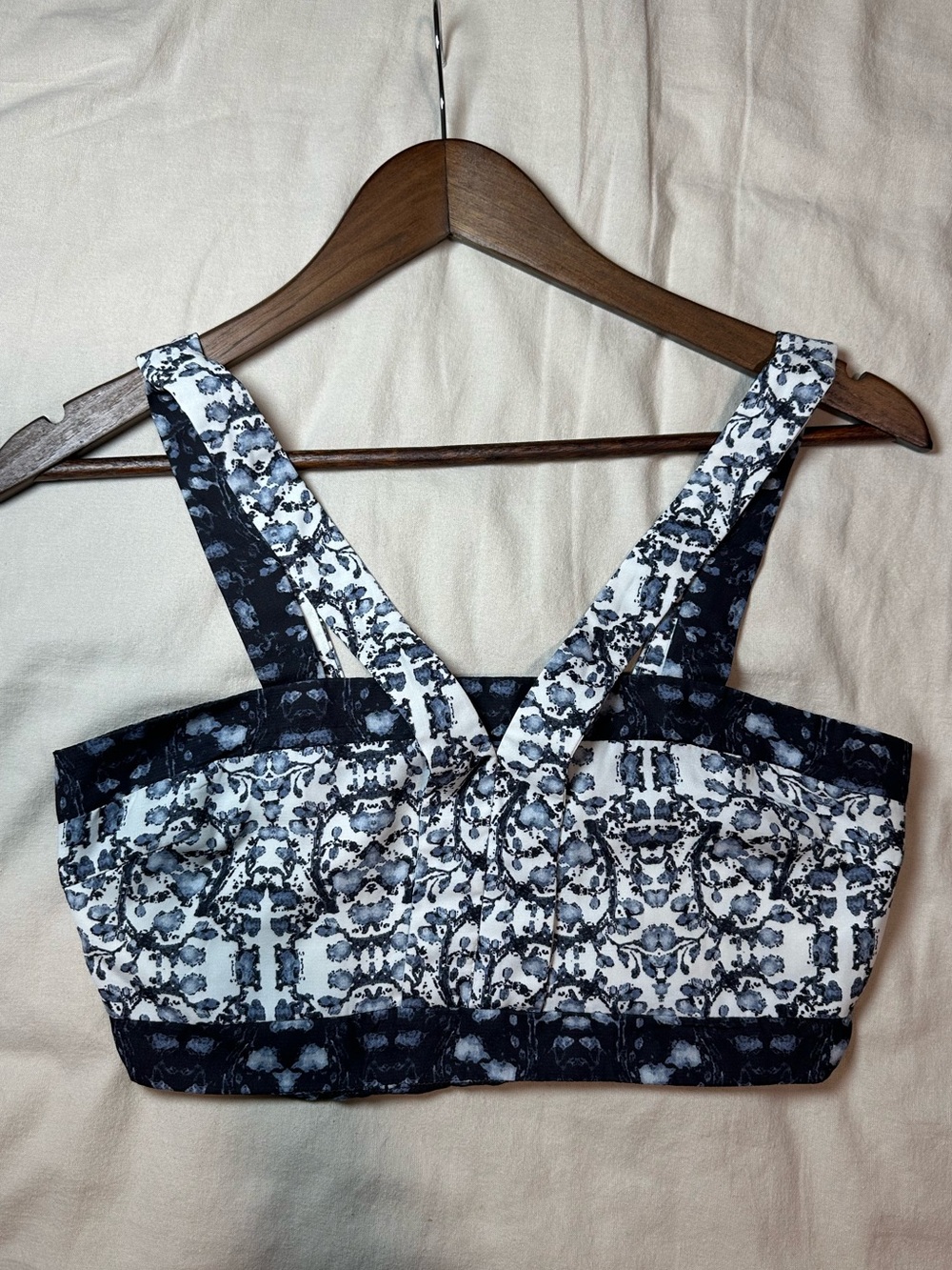 BCNU Patterned Cropped Tank Top